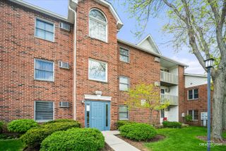 1352 Cunat Court 3C, Lake In The Hills, IL 60156
