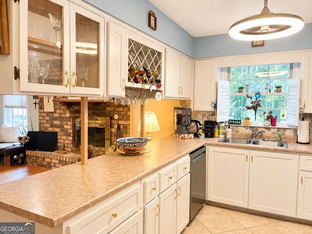 18 E Stillwood Circle, Savannah, GA 31419