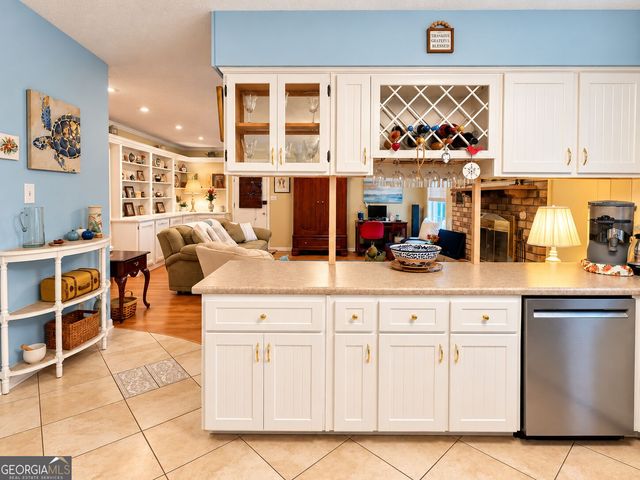 18 E Stillwood Circle, Savannah, GA 31419