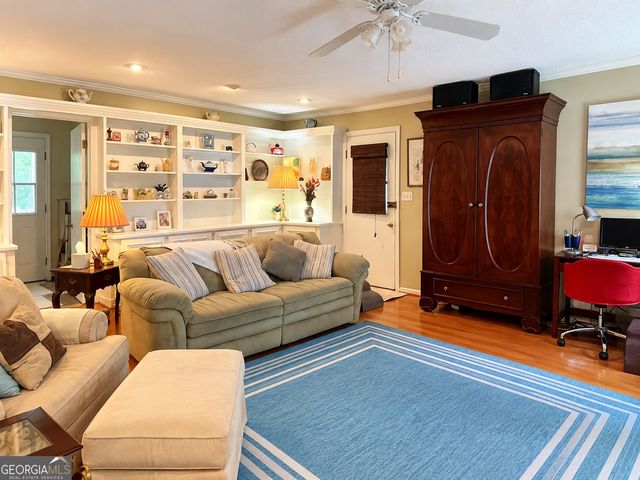 18 E Stillwood Circle, Savannah, GA 31419