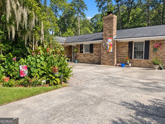 18 E Stillwood Circle, Savannah, GA 31419