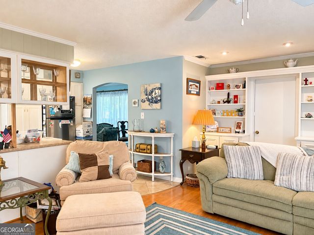 18 E Stillwood Circle, Savannah, GA 31419