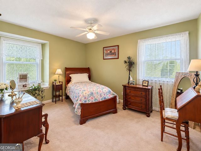 18 E Stillwood Circle, Savannah, GA 31419