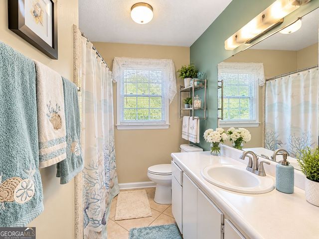 18 E Stillwood Circle, Savannah, GA 31419