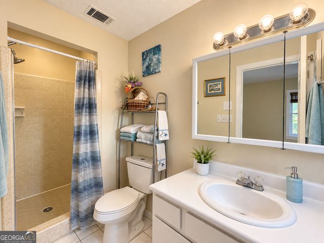 18 E Stillwood Circle, Savannah, GA 31419