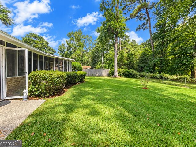 18 E Stillwood Circle, Savannah, GA 31419
