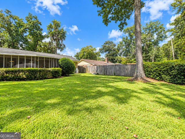 18 E Stillwood Circle, Savannah, GA 31419
