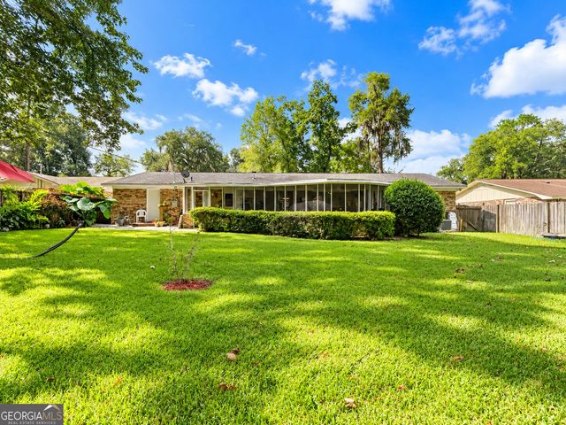 18 E Stillwood Circle, Savannah, GA 31419