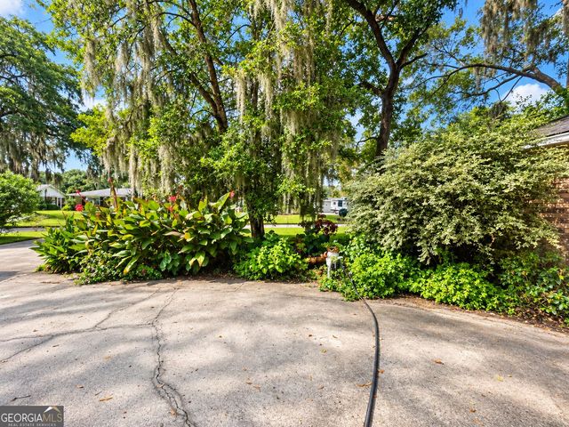 18 E Stillwood Circle, Savannah, GA 31419