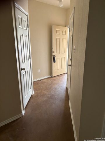 10614 Mathom Lndg Apt 3, Universal City, TX 78148