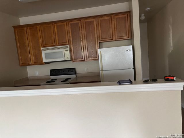 10614 Mathom Lndg Apt 3, Universal City, TX 78148