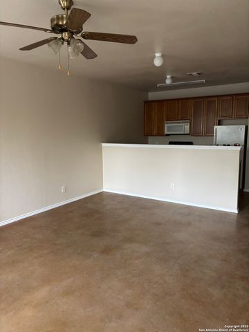 10614 Mathom Lndg Apt 3, Universal City, TX 78148