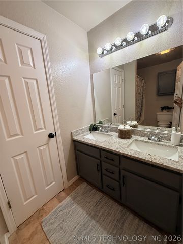 13010 E 77th Court North, Owasso, OK 74055