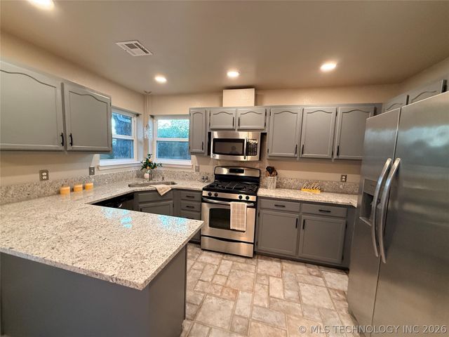13010 E 77th Court North, Owasso, OK 74055