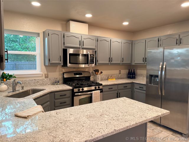 13010 E 77th Court North, Owasso, OK 74055