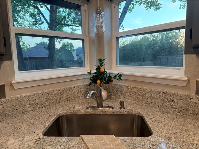13010 E 77th Court North, Owasso, OK 74055
