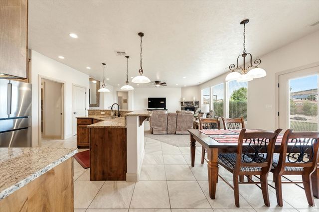 2707 W 220 N, Hurricane, UT 84737