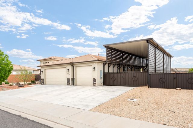 2707 W 220 N, Hurricane, UT 84737