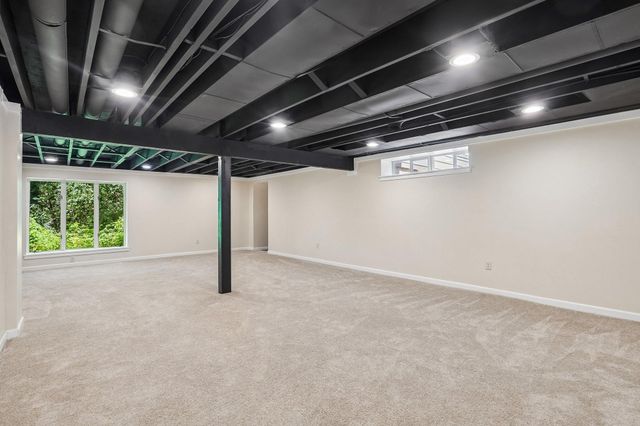 325 Townsvalley Road, River Falls, WI 54022