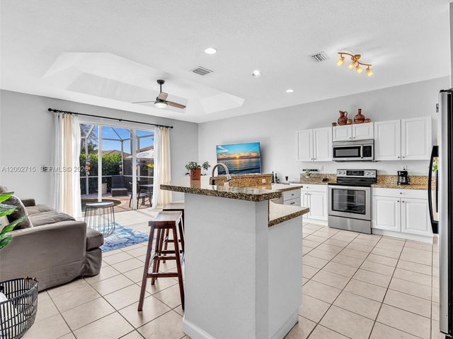 2117 NE 40th Rd, Homestead, FL 33033