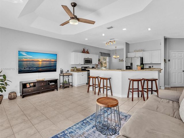 2117 NE 40th Rd, Homestead, FL 33033