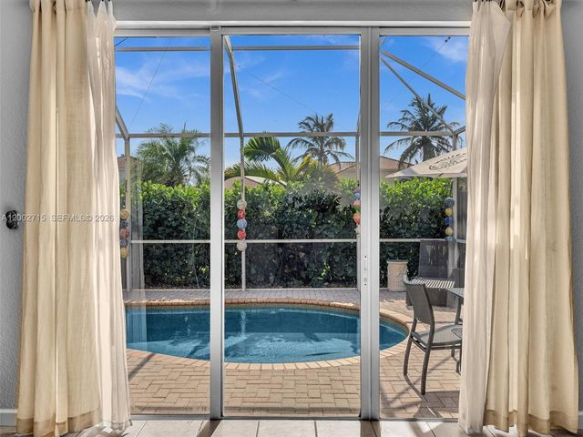 2117 NE 40th Rd, Homestead, FL 33033