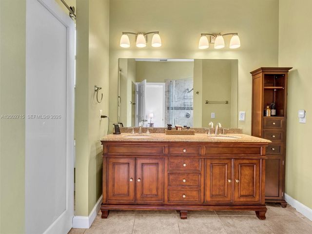 2117 NE 40th Rd, Homestead, FL 33033