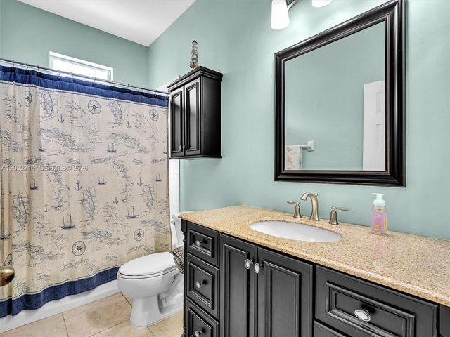2117 NE 40th Rd, Homestead, FL 33033