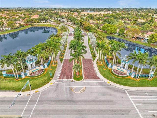 2117 NE 40th Rd, Homestead, FL 33033