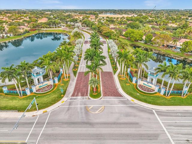 2117 NE 40th Rd, Homestead, FL 33033