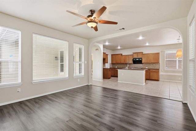 1833 Forsythe Drive, Savannah, TX 76227