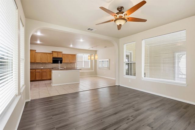 1833 Forsythe Drive, Savannah, TX 76227