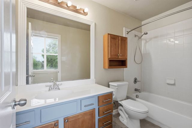 1833 Forsythe Drive, Savannah, TX 76227