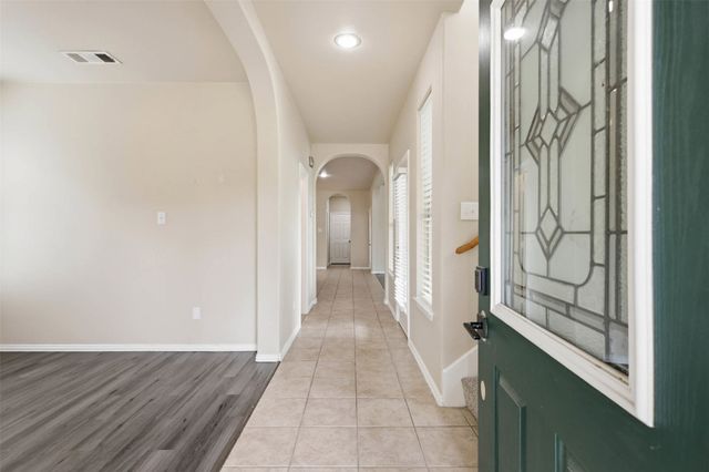1833 Forsythe Drive, Savannah, TX 76227