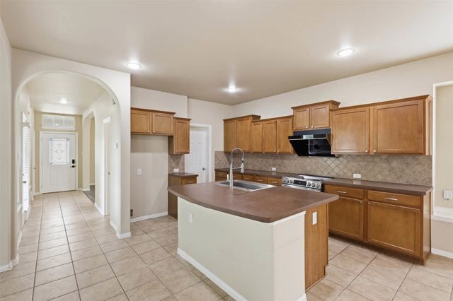 1833 Forsythe Drive, Savannah, TX 76227