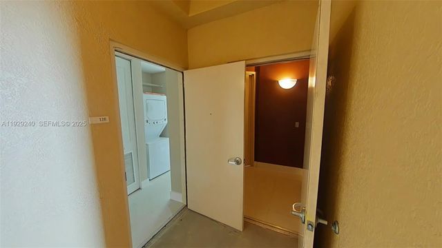 1607 Ponce De Leon Blvd 12E, Coral Gables, FL 33134