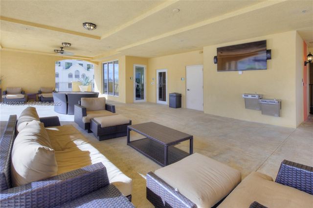 1607 Ponce De Leon Blvd 12E, Coral Gables, FL 33134