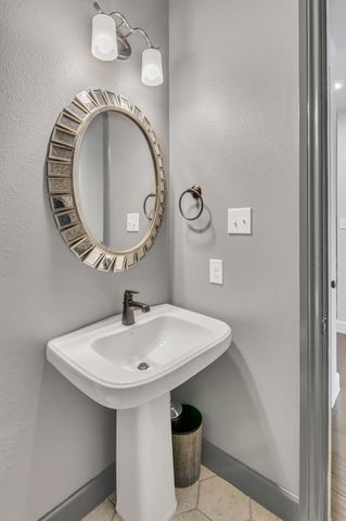 8761 Bridge Street, North Richland Hills, TX 76180