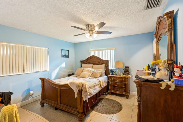 7651 NW 74th Avenue 1-2, Tamarac, FL 33321