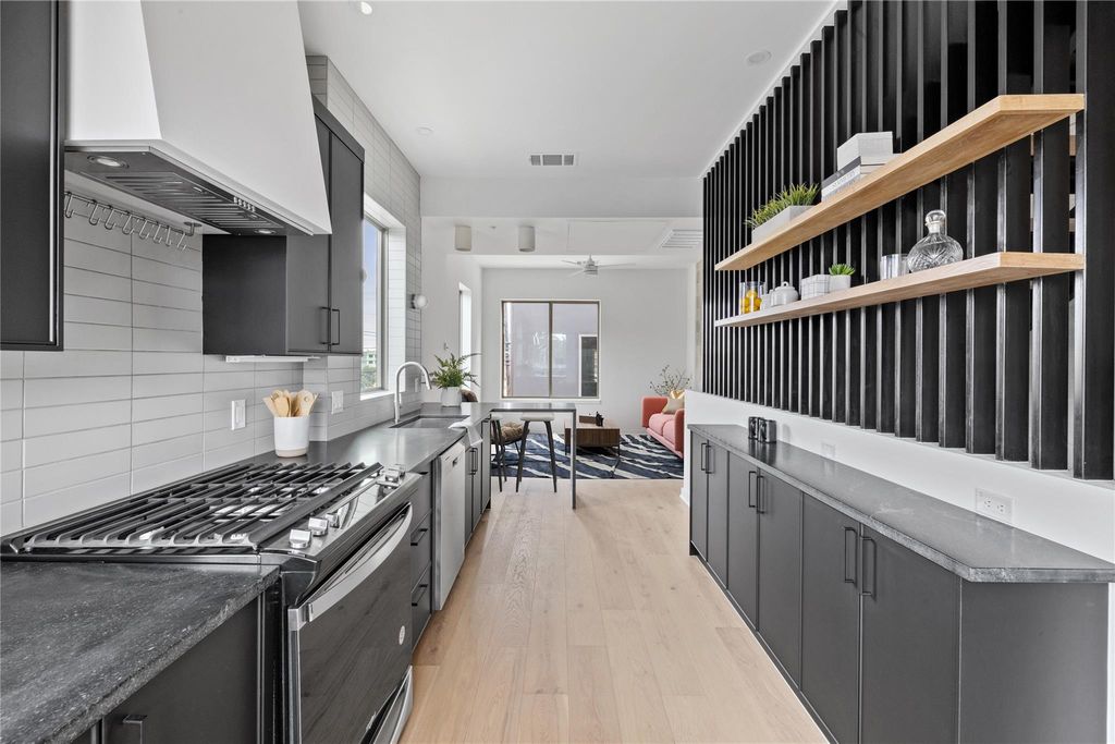 700 Denson DR 2101, Austin, TX 78752