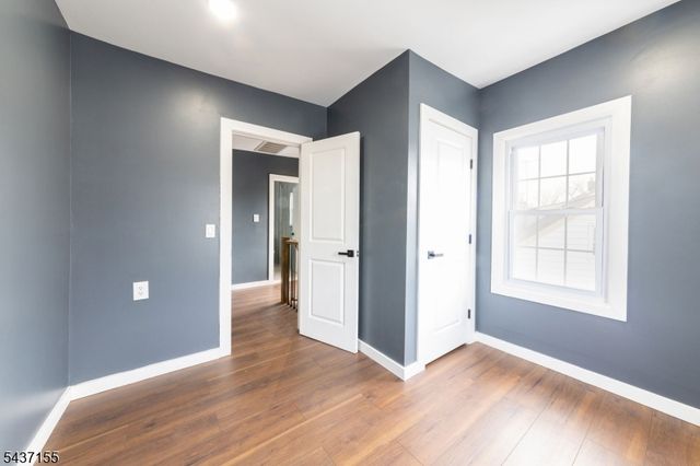 34 Kearney St, Lyndhurst Twp., NJ 07071