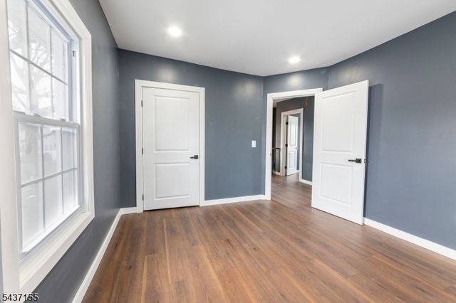 34 Kearney St, Lyndhurst Twp., NJ 07071