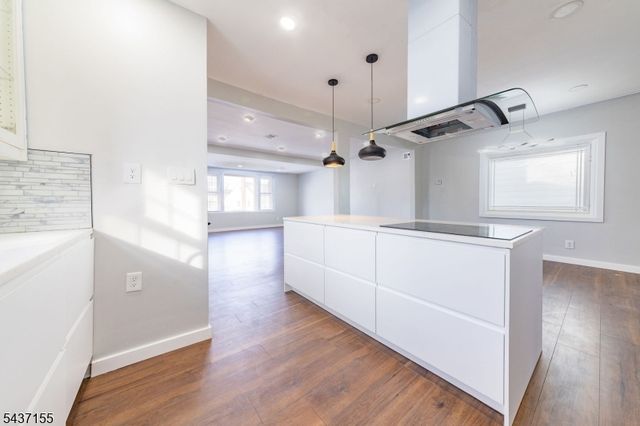 34 Kearney St, Lyndhurst Twp., NJ 07071