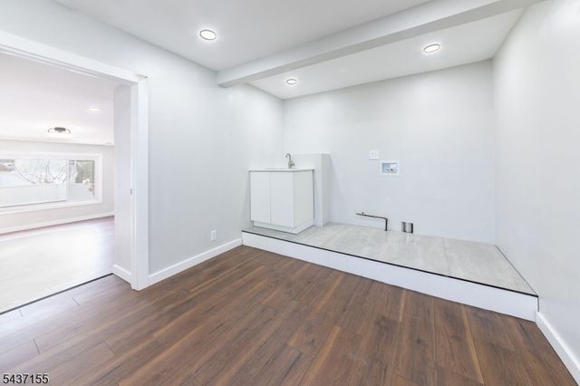 34 Kearney St, Lyndhurst Twp., NJ 07071
