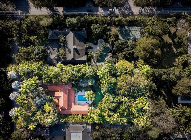 4867 SW 82nd St, Miami, FL 33143
