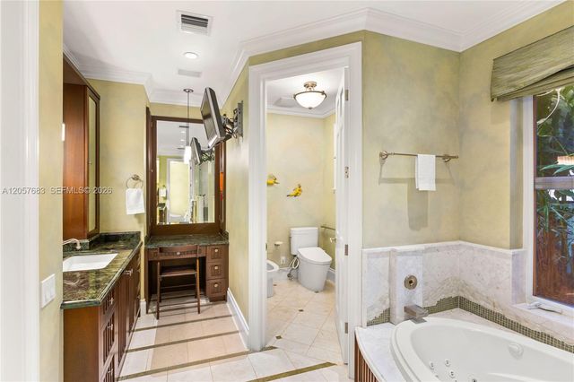 4867 SW 82nd St, Miami, FL 33143