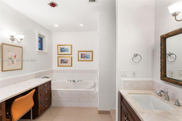 4867 SW 82nd St, Miami, FL 33143
