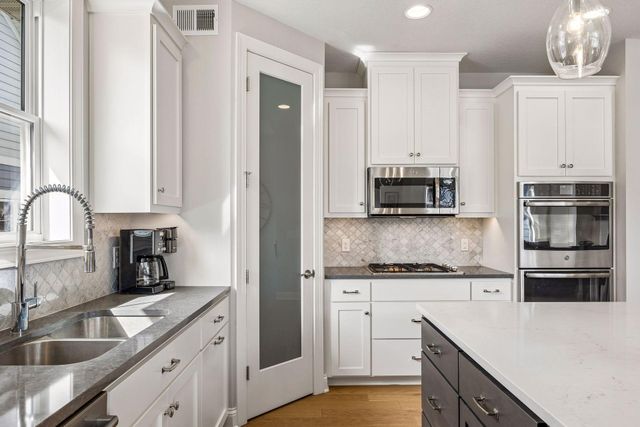 5420 Alvarado Lane N, Plymouth, MN 55446