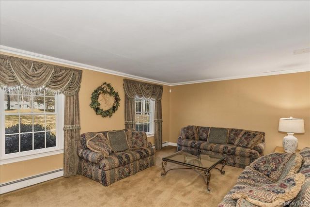 12 Bob O Link Lane, Northport, NY 11768