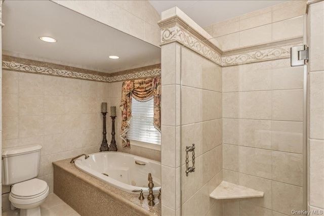 12 Bob O Link Lane, Northport, NY 11768